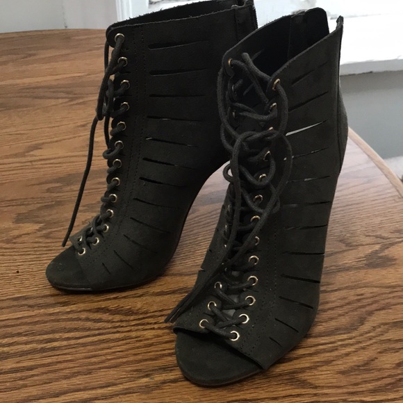 Green laces up heels - suede material - Picture 2 of 3